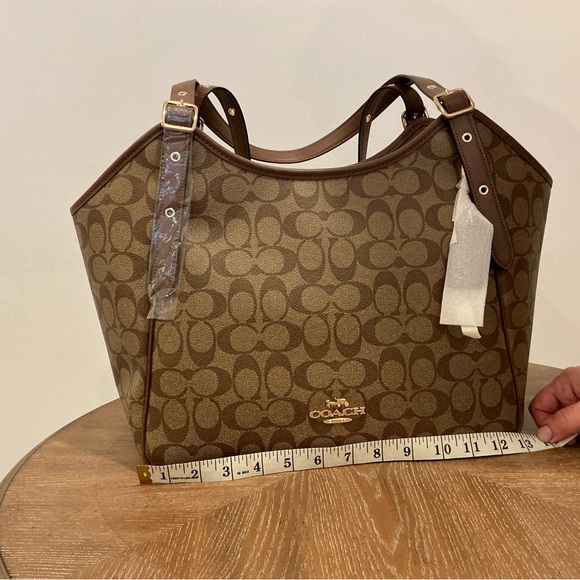 Coach Meadow Shoulder Bag In Signature Canvas - Picture 3 of 6